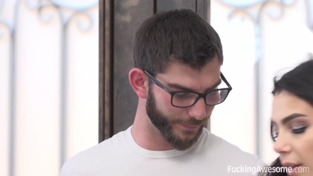 Похотливая жопастая брюнетка делает глубокий отсос бородачу - #4