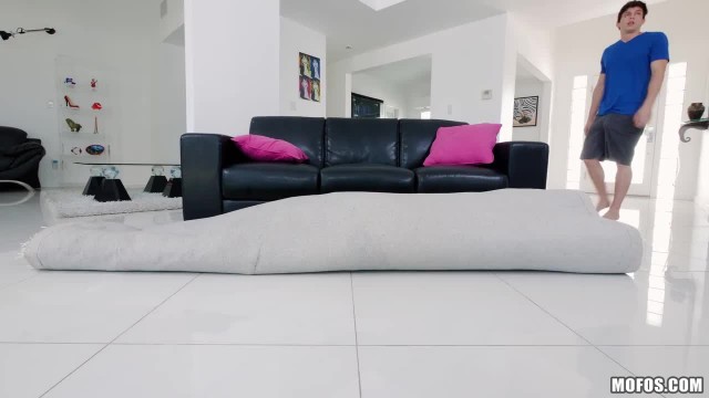 Прка нет родителей, парень впервые вставил член в вагину подруги - #1