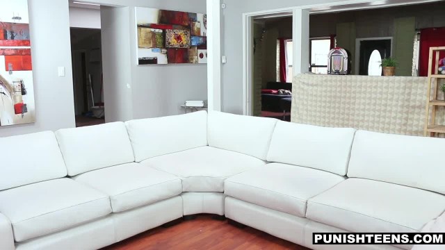 Парень раком оттрахал похотливую жену и кончил ей на лицо - #1